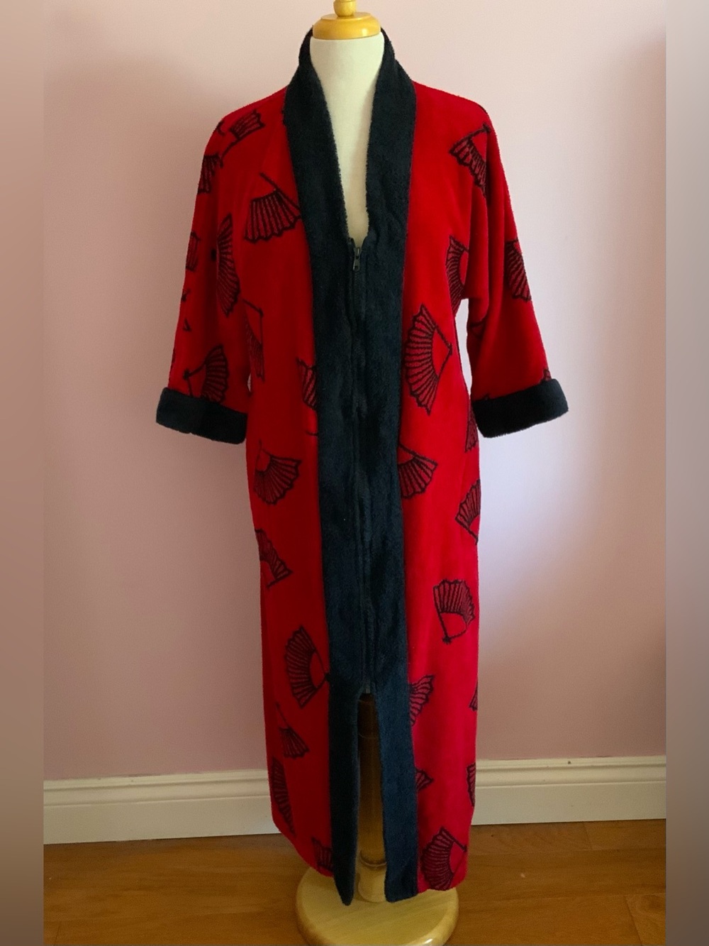 Vintage Diamond Tea Red Robe